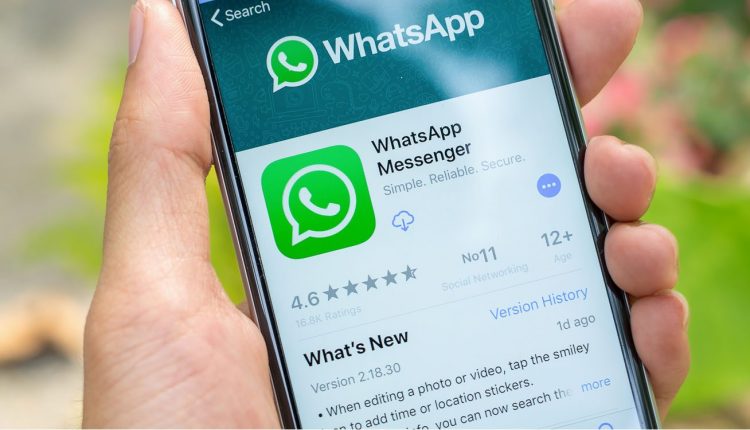 Cara agar Whatsapp tidak terlihat online dan mengetik